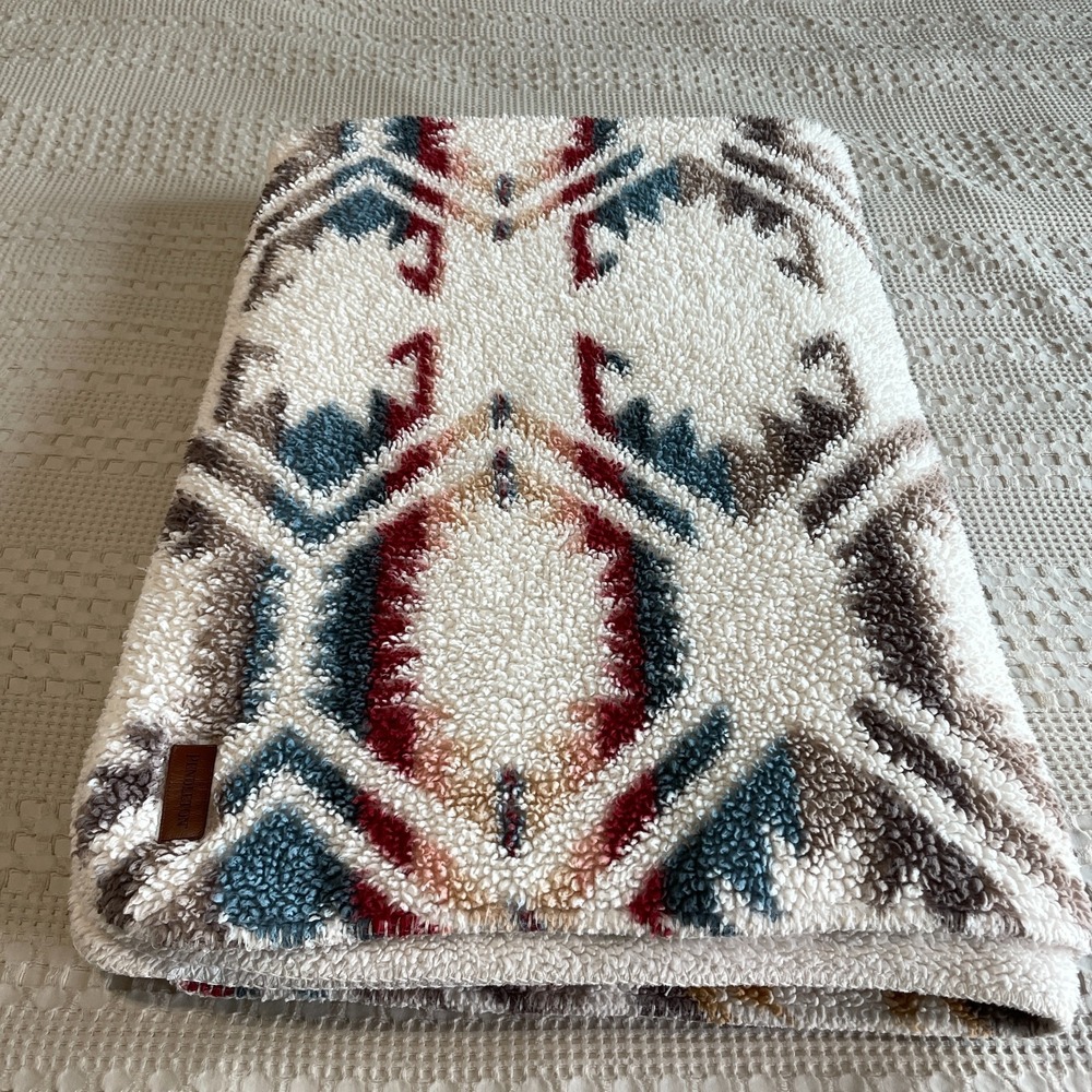 Pendleton White Sands Sherpa Fleece Southwestern Aztec Print Twin Size Blanket